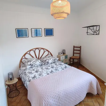 Apartment Au Faubourg T2 A 3min Des Plages, Clim, Avec Petit Parking *