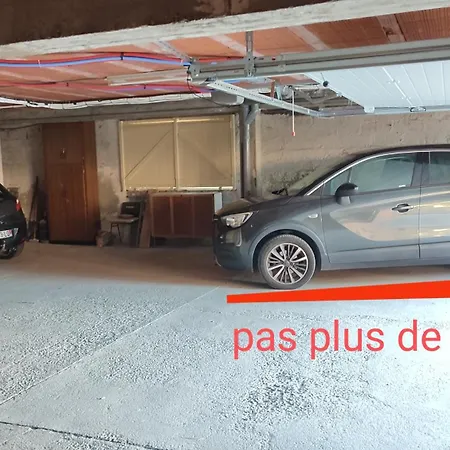 Au Faubourg T2 A 3min Des Plages, Clim, Avec Petit Parking